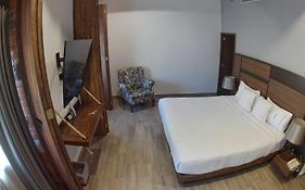 Hotel Diana